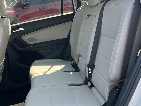 Used 2020 Volkswagen Tiguan SE w/ Panoramic Sunroof Package AWD/4WD image 19