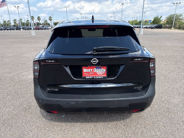 Used 2025 Nissan Kicks SV AWD/4WD image 6