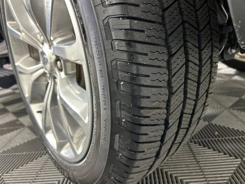 Used 2019 Ford Expedition Limited w/ Equipment Group 302A RWD image 5