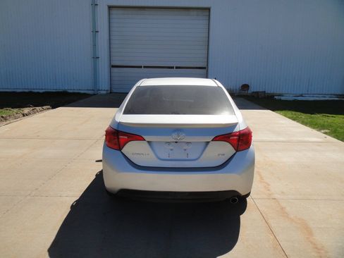 Used 2019 Toyota Corolla SE FWD image 6