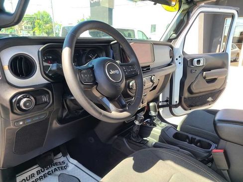 Used 2024 Jeep Wrangler Unlimited w/ Dual Top Group AWD/4WD image 12