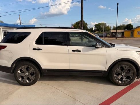Used 2018 Ford Explorer Sport w/ Equipment Group 401A AWD/4WD image 5