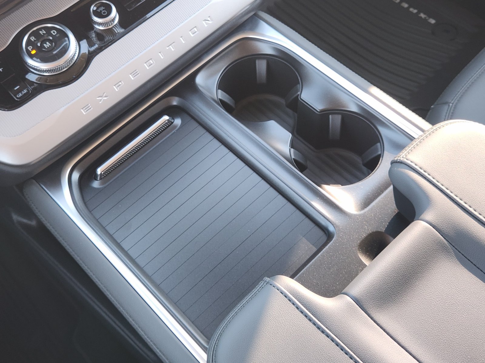 New 2027 Ford Expedition Max Active RWD image 19