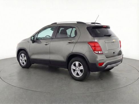 Used 2022 Chevrolet Trax LT w/ LT Convenience Package image 14