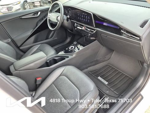 Used 2023 Kia Niro Wave FWD image 11