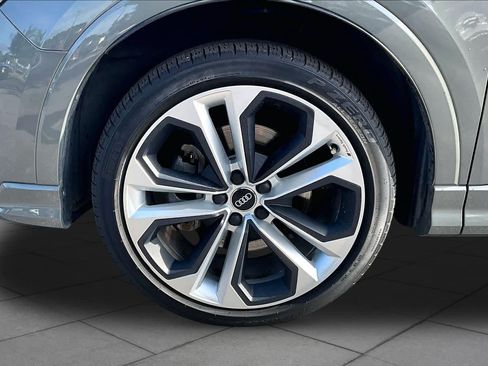 Used 2019 Audi Q3 2.0T Premium Plus w/ Premium Plus Package AWD/4WD image 11