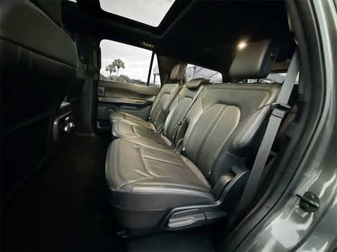 Used 2020 Ford Expedition Limited image 27