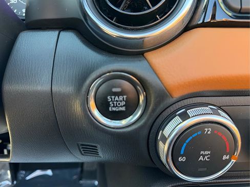Used 2017 FIAT 124 Spider Lusso image 37
