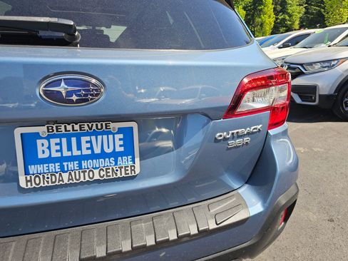 Used 2018 Subaru Outback 3.6R Limited w/ 50th Anniversary Edition AWD/4WD image 15