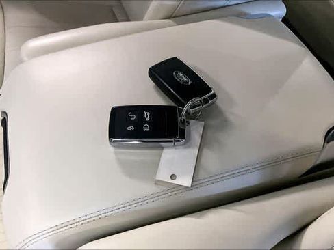 Used 2024 Land Rover Range Rover Long Wheelbase SE AWD/4WD image 35