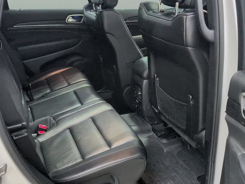 Used 2018 Jeep Grand Cherokee Overland AWD/4WD image 23