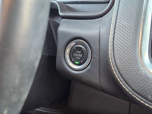 Used 2024 Chevrolet Suburban Premier image 18