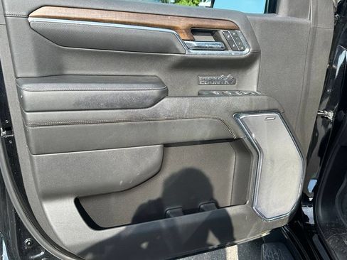 Used 2023 Chevrolet Silverado 1500 High Country w/ High Country Premium Package AWD/4WD image 26