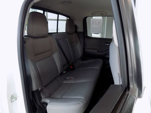 Used 2022 Nissan Frontier SV w/ Technology Package RWD image 29