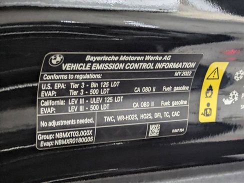 Used 2022 BMW X7 xDrive40i w/ Parking Assistance Package image 28