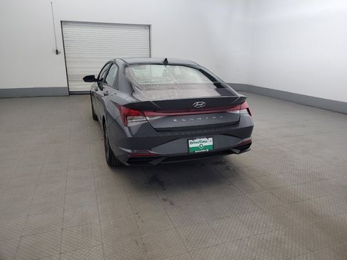 Used 2023 Hyundai Elantra SEL image 6