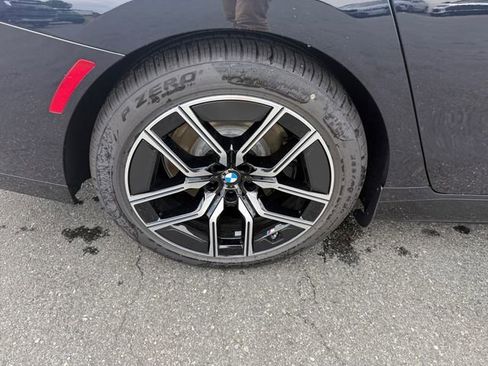 New 2026 BMW i7 xDrive60 AWD/4WD image 17