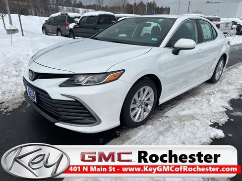 Used 2024 Toyota Camry LE image 1