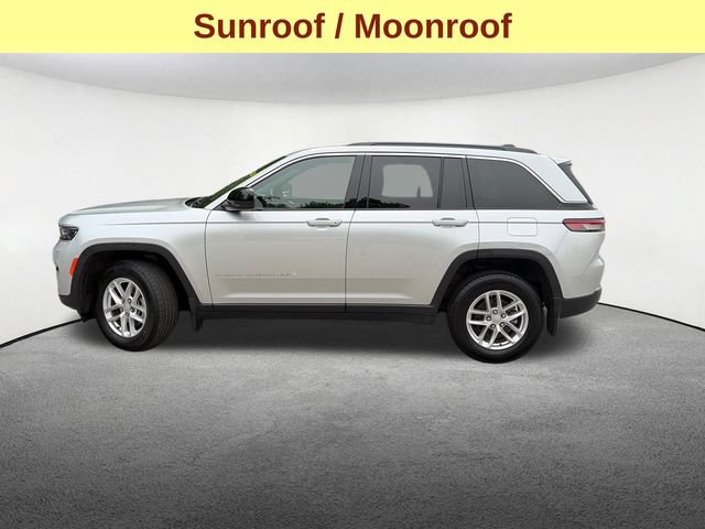 Used 2025 Jeep Grand Cherokee Laredo X w/ MOPAR Finishing Package AWD/4WD image 4