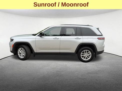 Used 2025 Jeep Grand Cherokee Laredo X w/ MOPAR Finishing Package AWD/4WD image 4