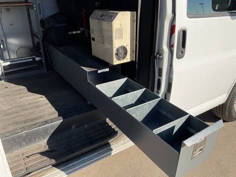 Used 2009 Chevrolet Express 2500 image 15