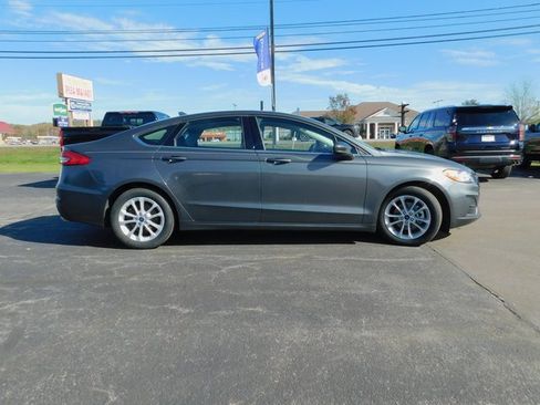 Used 2020 Ford Fusion SE image 6