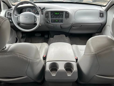 Used 2002 Ford F150 XLT image 25