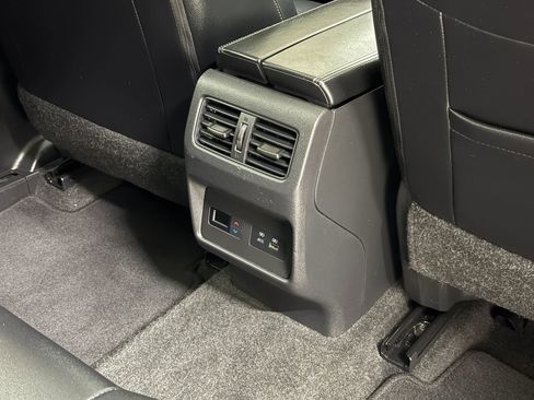 Used 2023 Nissan Rogue SL w/ SL Premium Package image 29