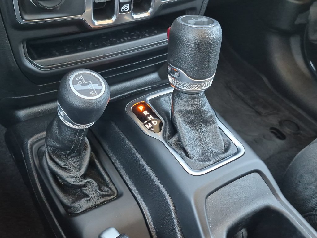 Used 2021 Jeep Wrangler Unlimited Sport AWD/4WD image 12