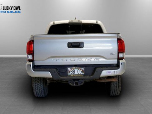 Used 2018 Toyota Tacoma TRD Sport AWD/4WD image 8