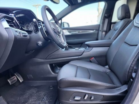 New 2026 Cadillac XT5 Sportv w/ LPO, Onyx Lite Package image 17