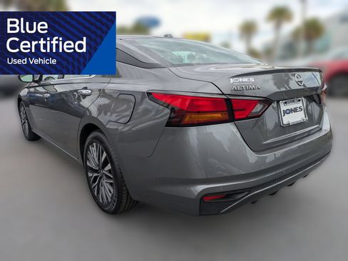 Used 2025 Nissan Altima 2.5 SV FWD image 8