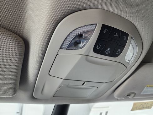 Used 2024 Chrysler Pacifica Touring-L image 55