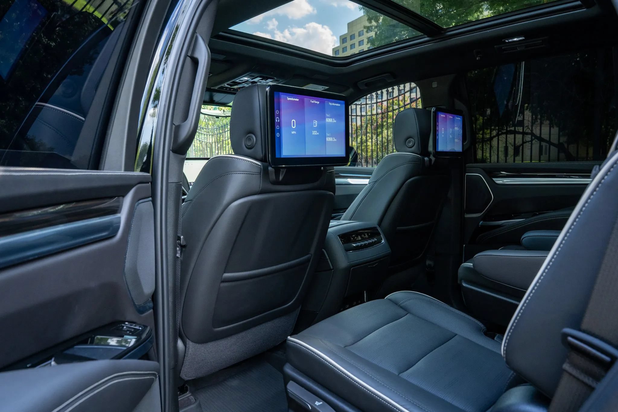 Used 2026 Cadillac Escalade Luxury w/ Touring Package AWD/4WD image 10