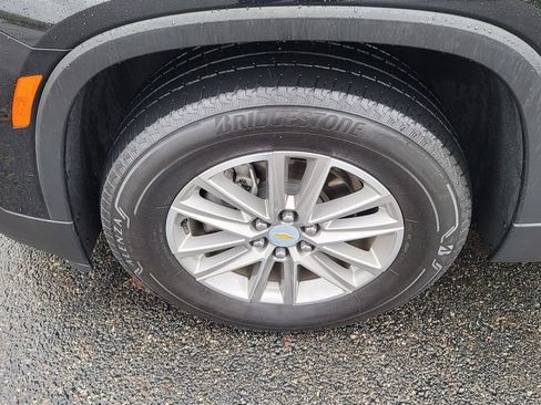 Used 2023 Chevrolet Traverse LT image 6
