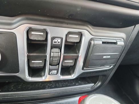 Used 2023 Jeep Wrangler Unlimited Sahara w/ Cold Weather Group image 37