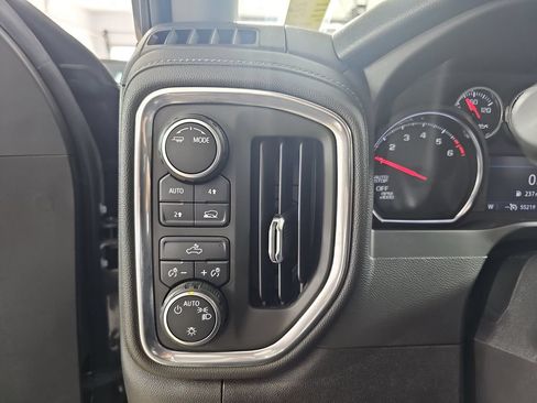 Certified 2022 Chevrolet Silverado 1500 LT AWD/4WD image 30