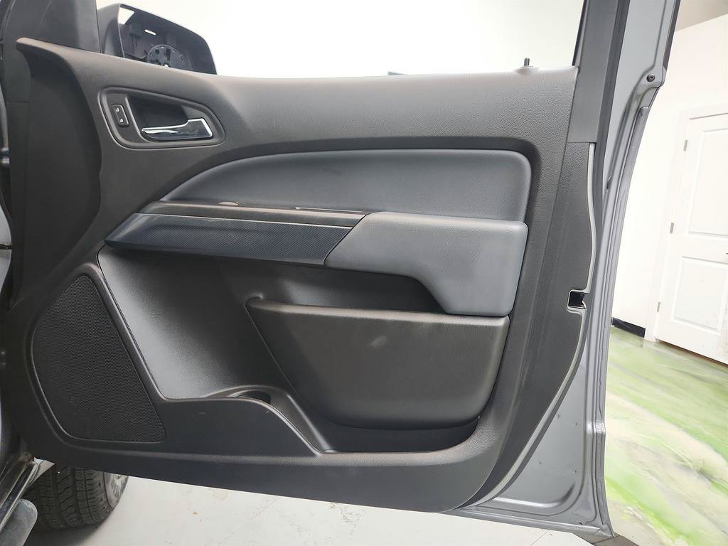 Used 2021 Chevrolet Colorado Z71 w/ Safety Package RWD image 25