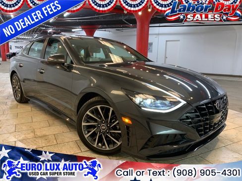 Used 2023 Hyundai Sonata Limited w/ Cargo Package FWD image 1