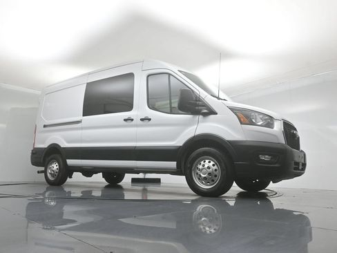 Certified 2023 Ford Transit 250 Medium Roof RWD image 3