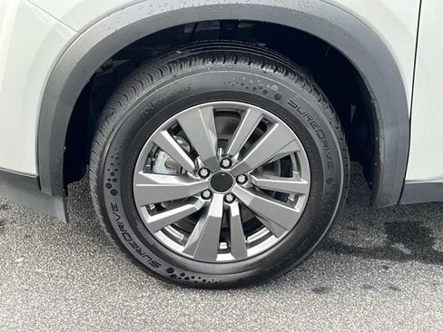 Used 2025 Nissan Pathfinder SV AWD/4WD image 11