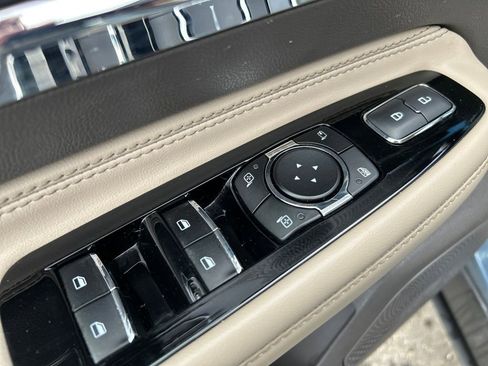 Used 2023 Lincoln Corsair Reserve w/ Equipment Group 201A image 20