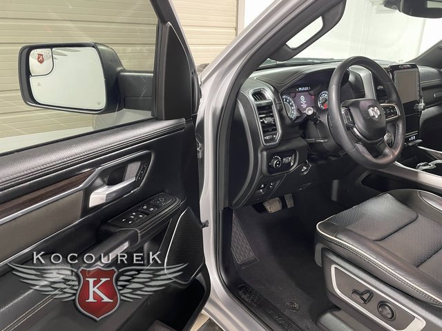 Used 2025 RAM 1500 Laramie w/ Sport Appearance Package AWD/4WD image 10