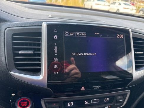 Used 2017 Honda Pilot Touring image 20