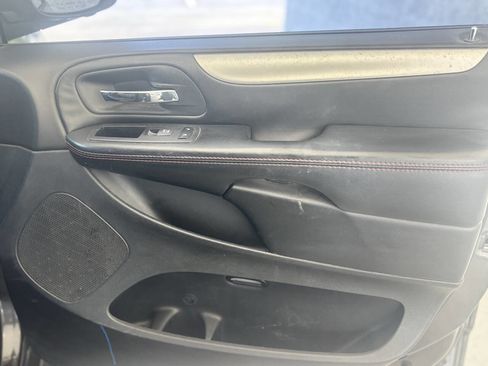 Used 2019 Dodge Grand Caravan GT image 18