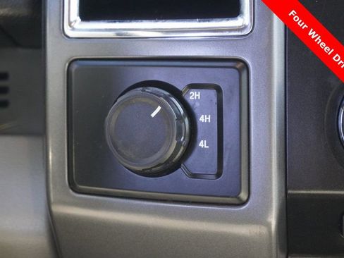 Used 2015 Ford F150 XLT image 25