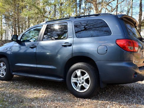 Used 2008 Toyota Sequoia SR5 AWD/4WD image 8