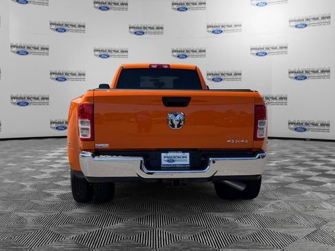 Used 2024 RAM 3500 Tradesman w/ Chrome Appearance Group AWD/4WD image 4