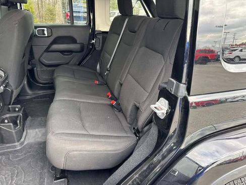 Used 2023 Jeep Wrangler Sahara w/ Cold Weather Group image 15