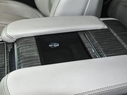 Used 2022 Jeep Wagoneer Series III w/ Premium Group I image 44